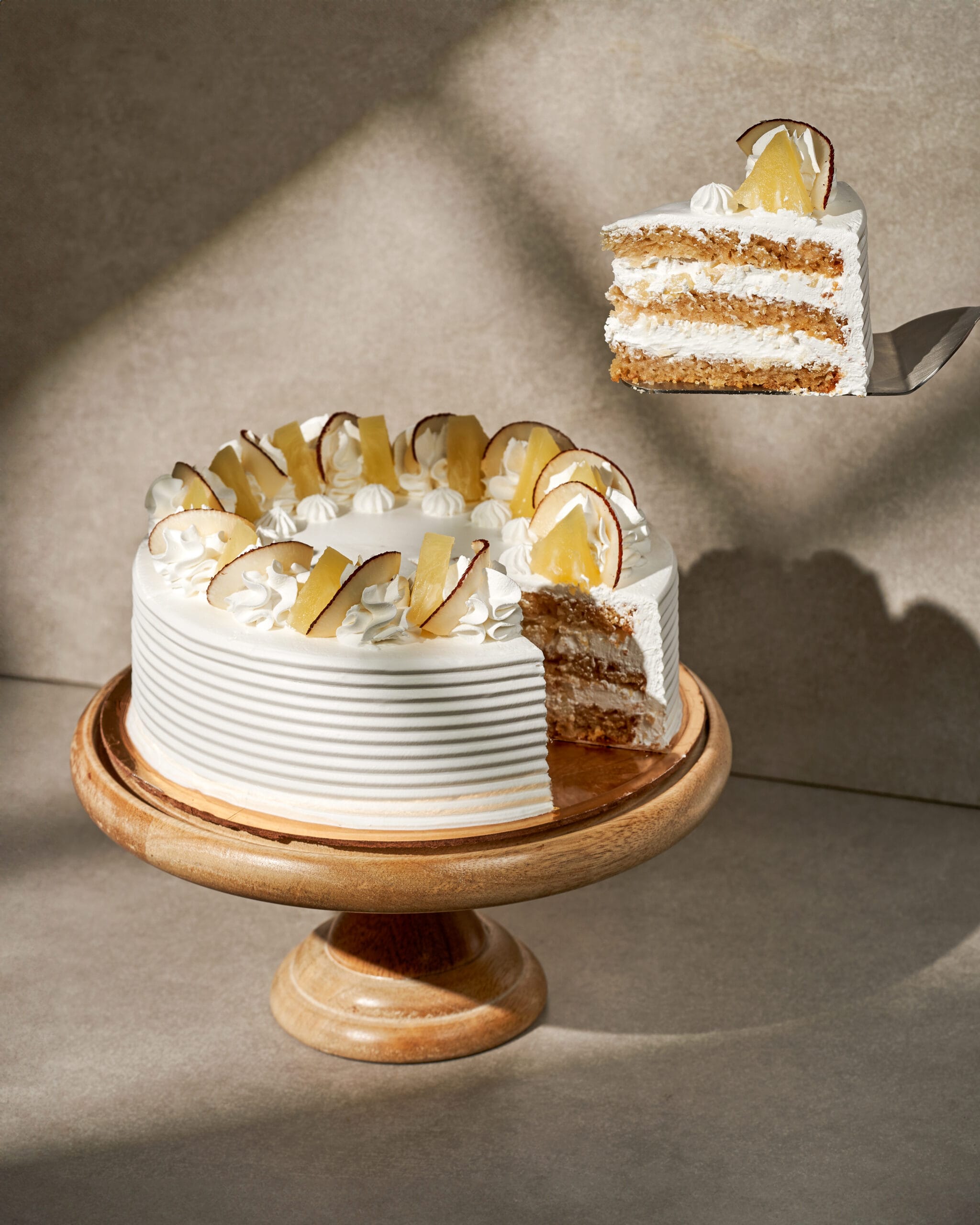 The Classic Swiss Roll: A Deliciously Eggless Cake Recipe